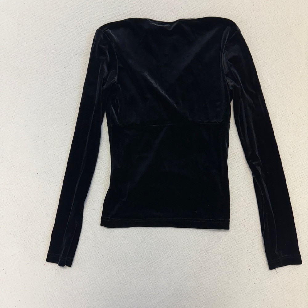 Elegant Black Velvet Women's Long Sleeve Top